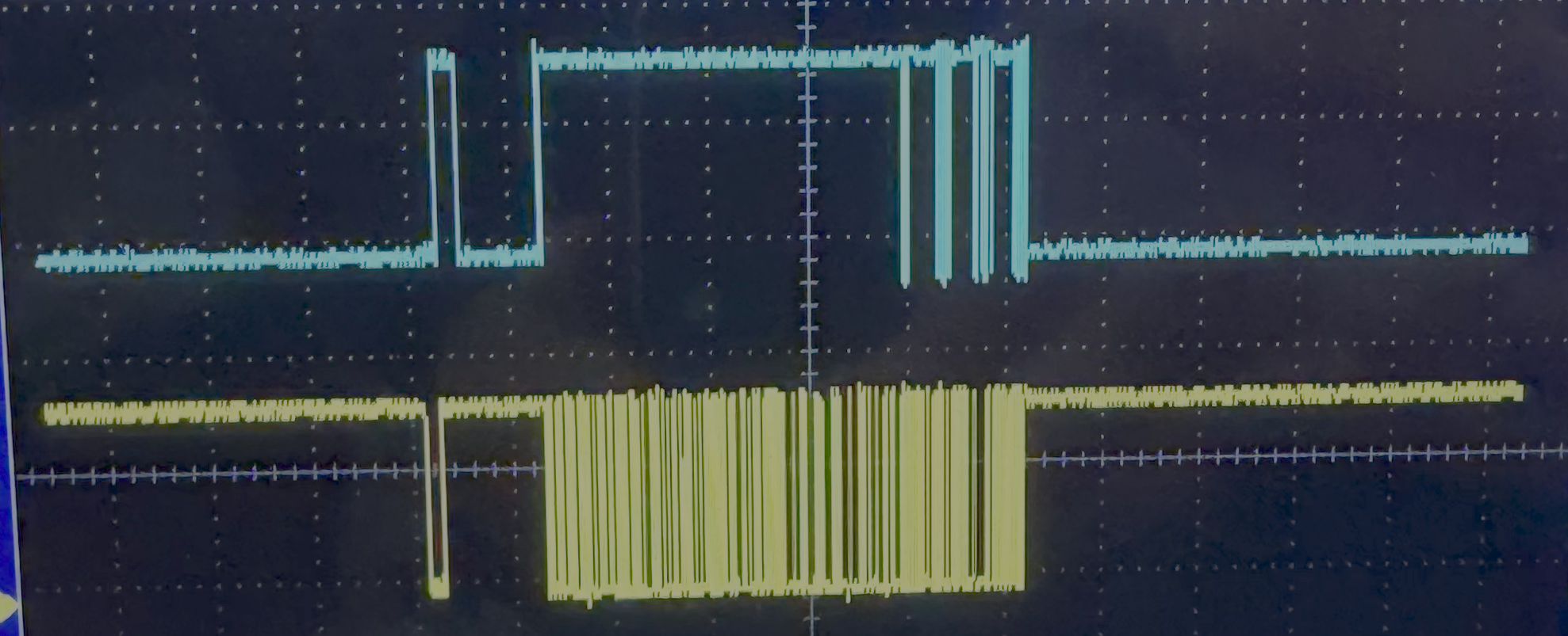 The scope trace verified command boundaries and byte-level display traffic.